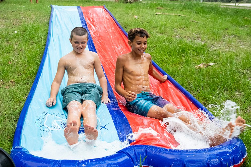 Cooee 750 cm Rutsche und Wasserrutsche mit 2 Bodyboards